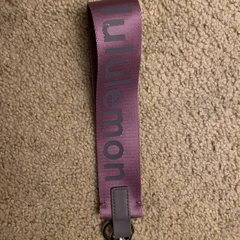 Lululemon wristlet keychain